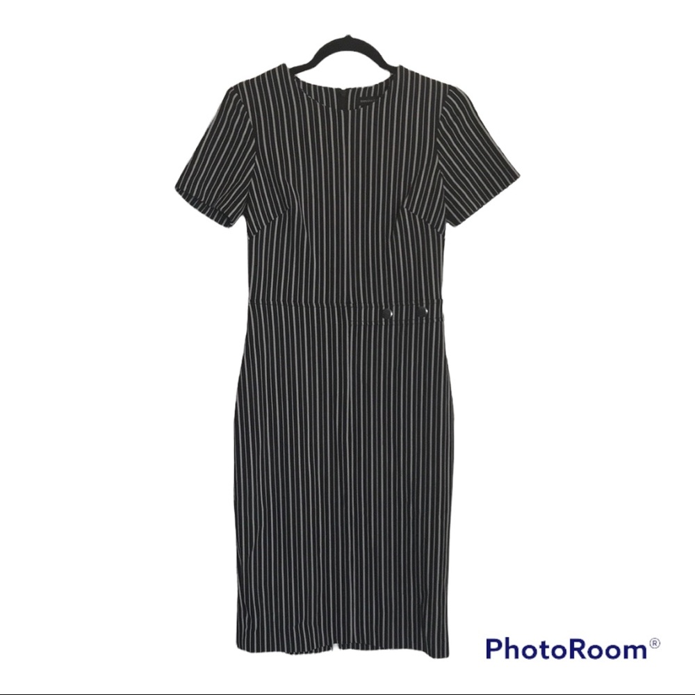 Banana Republic black and white stripe women’s dress